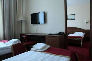 Гостиница Россия Санкт-Петербург Семейный двухкомнатный четырехместный номер-3