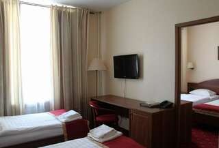 Гостиница Россия Санкт-Петербург Семейный двухкомнатный четырехместный номер-4