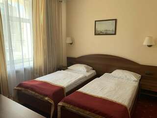 Гостиница Россия Санкт-Петербург Семейный двухкомнатный четырехместный номер-2